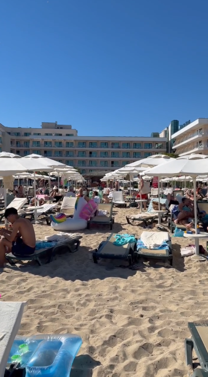 dit-evrika-beach-close-t-the-sea